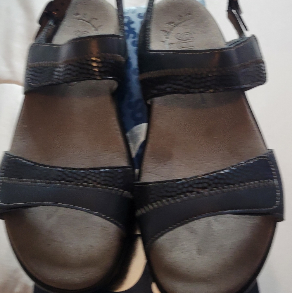 NEW SAS sandal